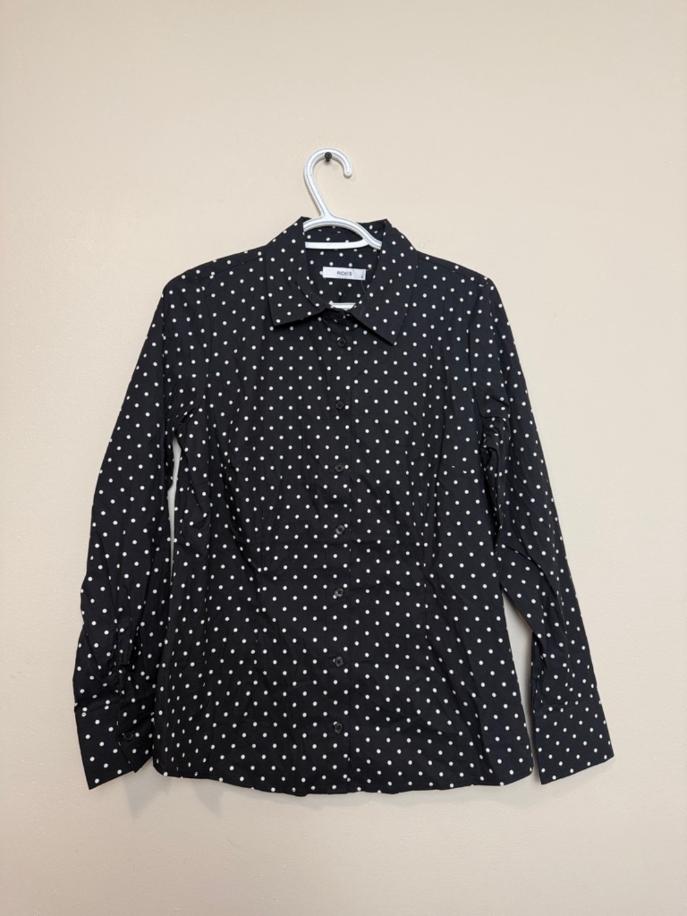 Ricki’s Black White Polka Dot Button Down Blouse Women’s Size M Classic Top - Picture 2 of 6